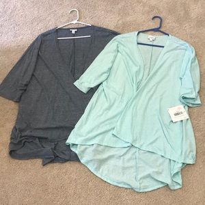 Set of 2 LuLaRoe Lindsey’s size Small